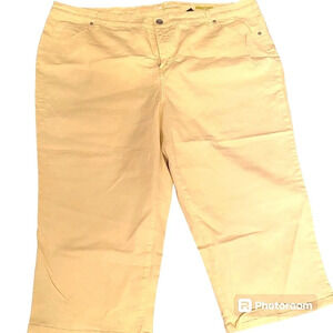 Style and Co Yellow Cropped Jeans 24W